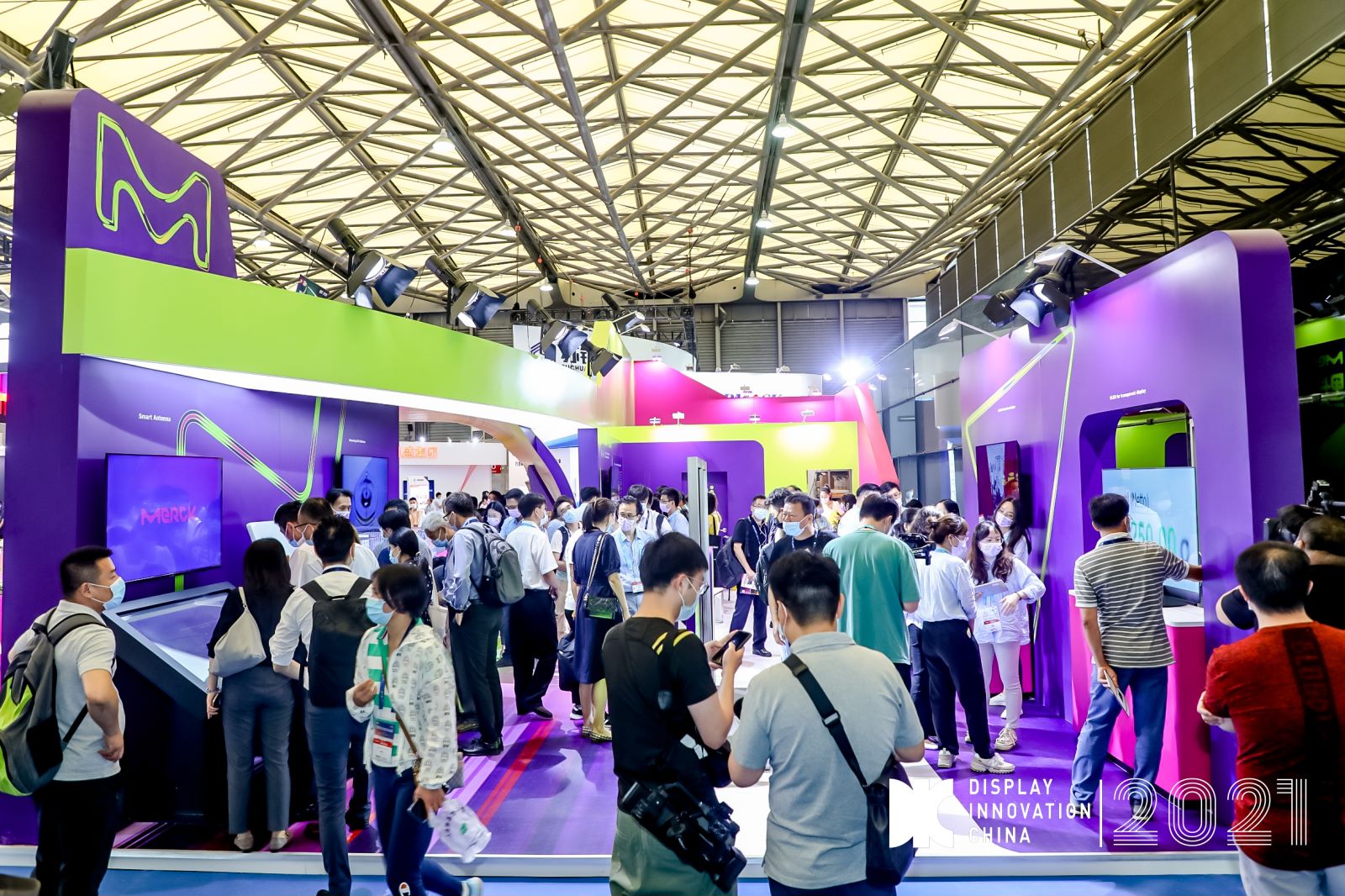 默克大舉投資臺灣就近供貨臺面板雙虎；OPPO新一代智能眼鏡Air Glass正式發(fā)布；華為將發(fā)布縱向折疊屏手機
